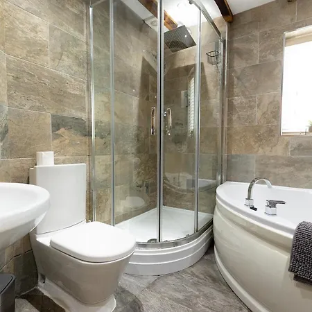 Vakantiehuis Wilsons - Cosy Based In The District *