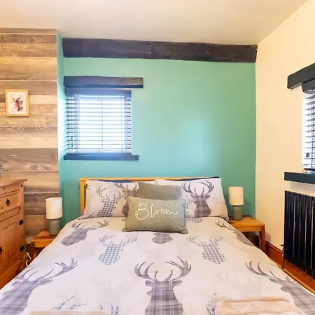 Wilsons - Cosy Based In The District * Camerton (Cumbria)